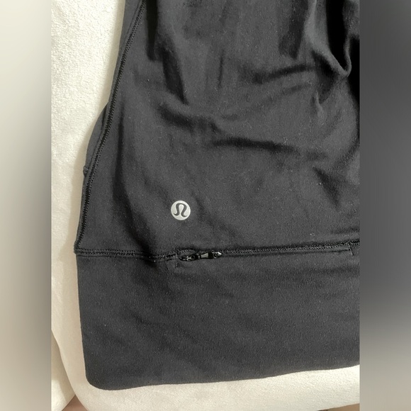 Lululemon Rush Hour 1/2 Zip Black Thumb Holes Size 4 - Picture 13 of 14